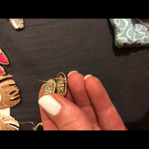 Kendra Scott stud and necklace set - Picture 6 of 8